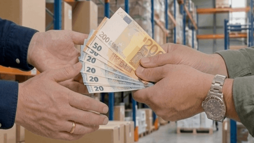 NYBE professionele software op maat smark marketing transactie tussen verkoper en klant eurobiljetten